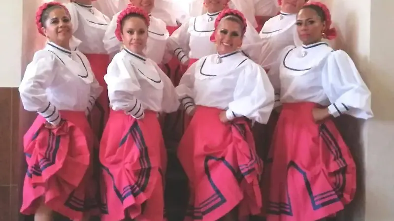 Diversos ballets folclóricos han solicitado el trabajo de Sandra.